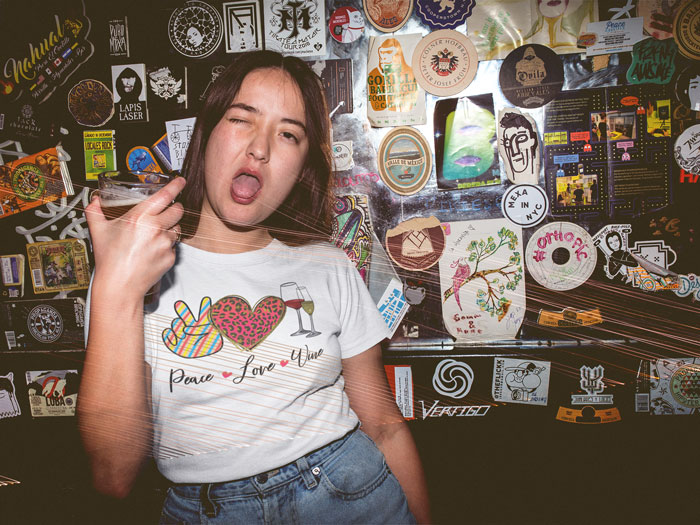 subli-048-peace-love-wine